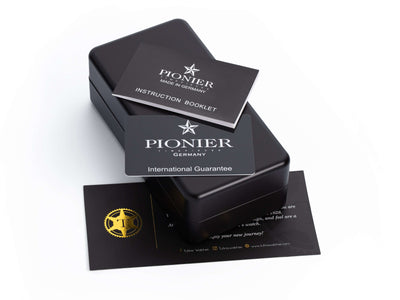 Original Pionier box, booklet, guarantee, and thank you cards.